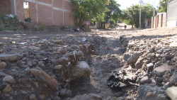Calles en la CNOP  en malas condiciones