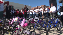 DIF SInaloa ofrece rosca y regalos a niños de Mazatlán