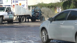 Pone en 'jaque' a JUMAPAM colapso de drenaje en Avenida De Las Torres