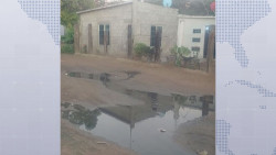 Piden solución a la fuga de aguas negras en el campo pesquero Las Arenitas en Eldorado