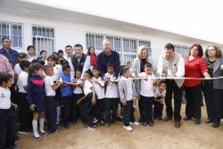 Entregan escuela nueva en Choix