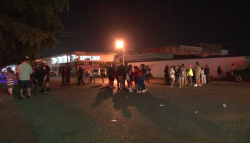 Les cortan la luz y bloquean avenida Gabriel Leyva