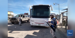 Ejército Mexicano rescata a 108 centroamericanos que migraban hacinados en autobús por Sonora