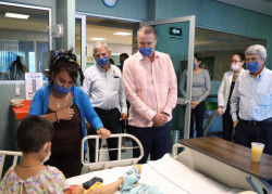 Promete el Gobernador 2 MDP para comprar medicamento en el pediátrico