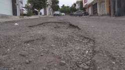 Calles en mal estado en Lomas del Sol