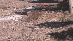 Calle Panamá llena de piedras sueltas