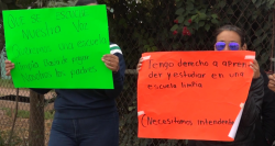 Madres de familia de primaria “Unesco” toman Servicios Regionales