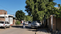 Lo encuentran asesinado al interior de su camioneta