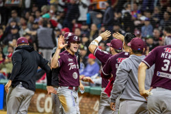 Tomateros se pone a un juego del título en la Liga Mexicana del Pacifico