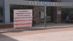 Personal de SEPyC se manifiesta en demanda de pagos y adeudos