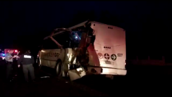 Chocan camiones en carretera internacional