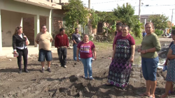 Vecinos de la Pancho Villa, bloquean el paso a camiones de carga