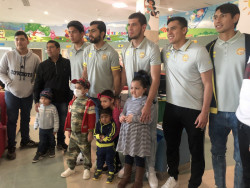 El Club Dorados lleva alegria al Hospital Pediatrico de
