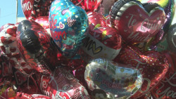 Artículos alusivos al 14 de febrero