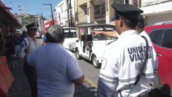 Impiden descarga a proveedores en el Pino Suárez