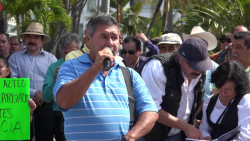 Realizan mitín frente al Ayuntamiento