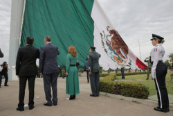Realizan acto cívico por le Día de la Bandera