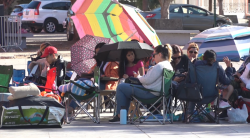 Mazatlecos acampan para ver a J Balvin en la última coronación del Carnaval 2020