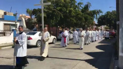 Marchan católicos por el perdón y la paz