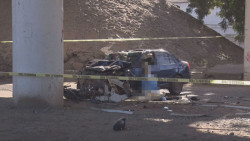 Asesinan a balazos a hombre y cae del puente desnivel en el Palmito