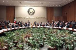 Proponer a Jonh Ackerman a consejero del INE atenta en la democracia