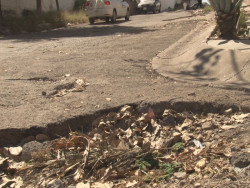 Destrozada la calle Ernesto Damy en la Nakayama