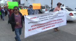 Vendedores de playa se manifiestan afuera de oficinas de PROFEPA y SEMARNAT