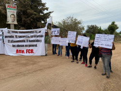 Ante grupos armados, pobladores de manifiestan y anuncian creación de autodefensas