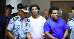 Niegan prisión domiciliaria a Ronaldinho. Se especula que estaría involucrado en lavado de dinero