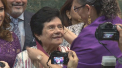 Recibe Mercedes Murillo Premio Medalla de Honor “Dra. Norma Corona Sapién”