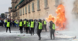 Fiscalía busca a mujer que quemó a foto-reportera con bomba molotov