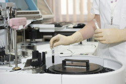 Este laboratorio ofrece casi 100 mil pesos por dejarse contagiar coronavirus