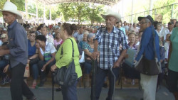 Elevan a rango Constitucional los programas sociales del Gobierno federal