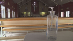 Medidas preventivas sanitarias en templos católicos