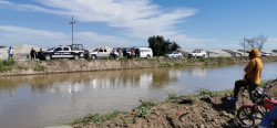 Cadáver es encontrado flotando en canal de riego en Navolato