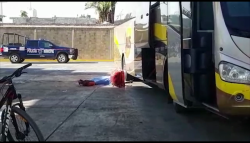 Lo asesinan al bajar del camión