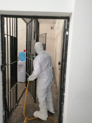 Sanitizan el área de barandilla en Culiacán