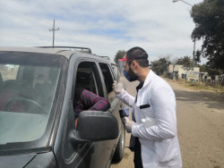 Personal de salud recibe caretas protectoras