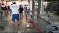 Refuerzan medidas en tiendas de autoservicios, frente al coronavirus