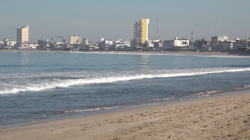 Mil 400 personas han sido retiradas de la zona de playa desde su cierre