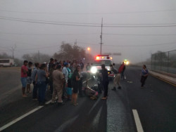Vehículo fantasma atropella a mujer en carretera federal