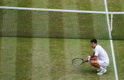 Djokovic cuestiona vacunarse contra el COVID-19