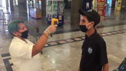 Extreman medidas de prevención contra COVID-19 en tiendas de autoservicio