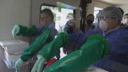 Entrega la UAS  unidad móvil para toma de muestras de pacientes sospechosos con COVID-19