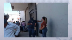 Tienen que cumplir con la sana distancia en filas de los bancos