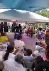 200 personas en Veracruz celebran XV años. Les envían a la policía y los ignoran por estar en "propiedad privada"
