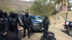 Fuerte movilización policiaca a Tepuche amenazan a policias