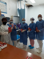 Colectivo de enfermeras del HGC entregan equipo de protección a compañeras