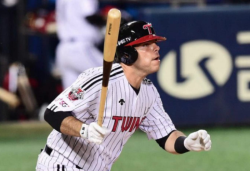 Roberto Ramos conecta su quinto cuadrangular en el béisbol de Corea