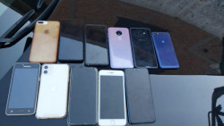En posesión de 11 celulares, detienen a 4 personas